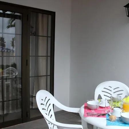 Casa Anna アパートホテル *